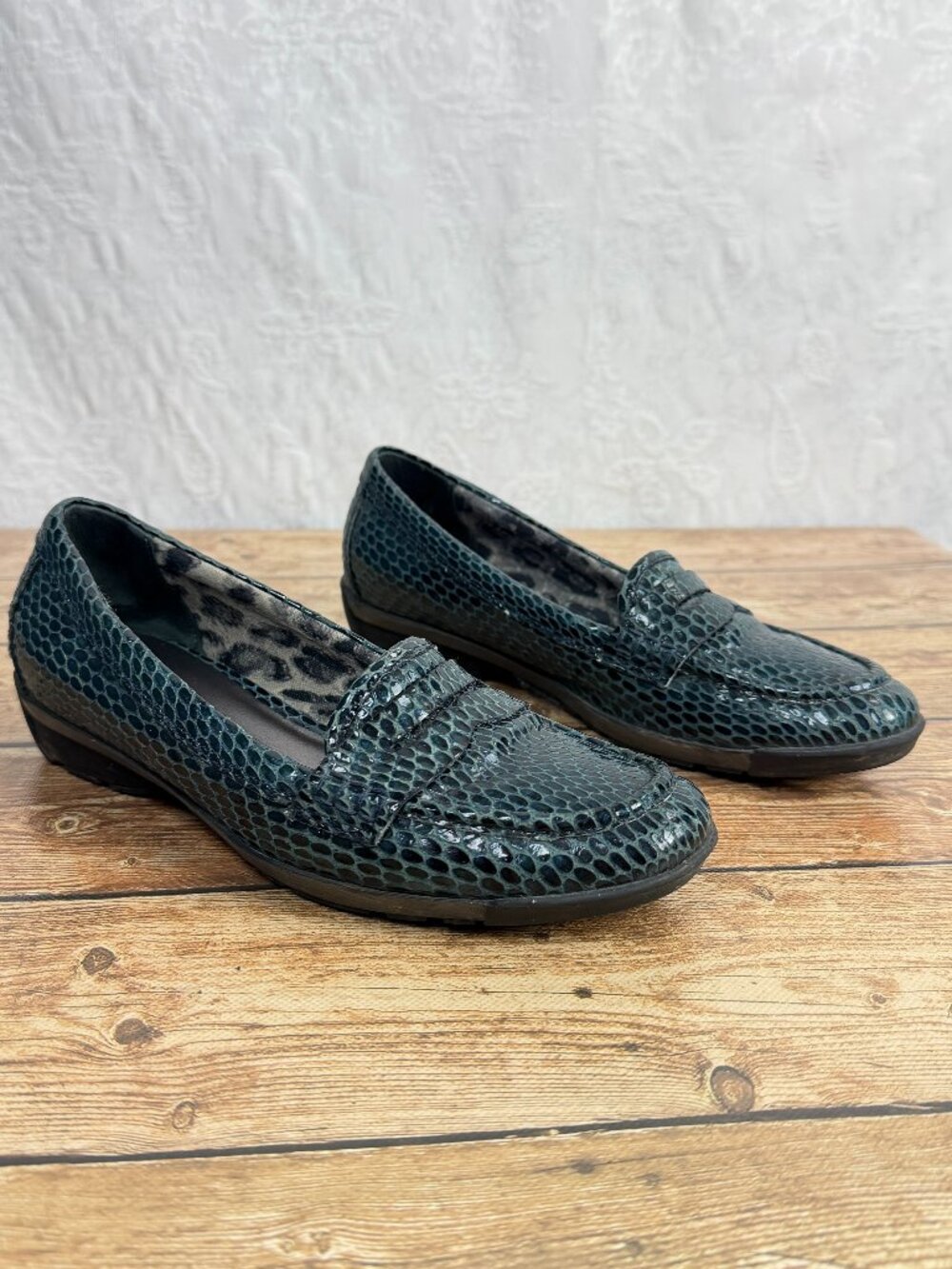 Aquatalia by Marvin K Women's 5.5 Green Teal Snake Embossed Leather Loafers Flat
